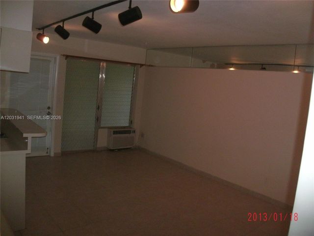 2700 NE 135th St 30, North Miami, FL 33181