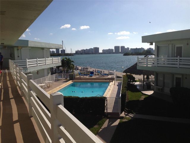2700 NE 135th St 30, North Miami, FL 33181