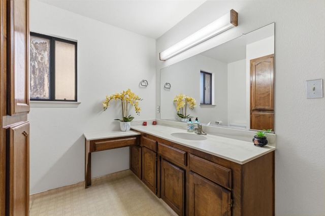 1345 Robinson Avenue, Clovis, CA 93612