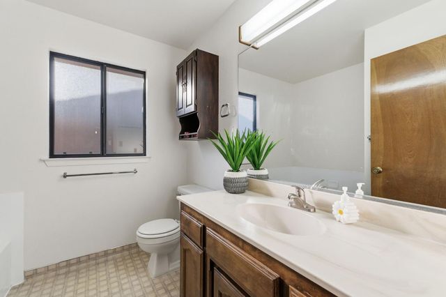 1345 Robinson Avenue, Clovis, CA 93612