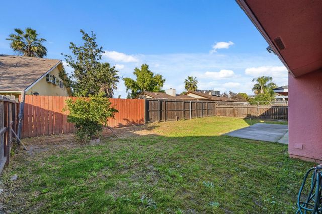 1345 Robinson Avenue, Clovis, CA 93612