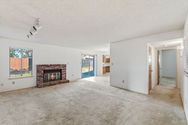 1345 Robinson Avenue, Clovis, CA 93612