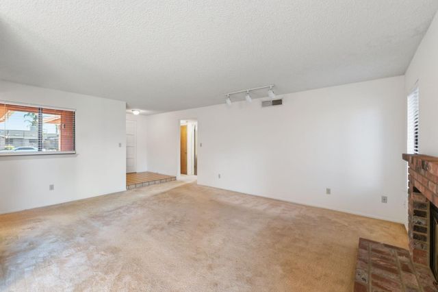 1345 Robinson Avenue, Clovis, CA 93612