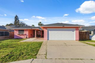 1345 Robinson Avenue, Clovis, CA 93612