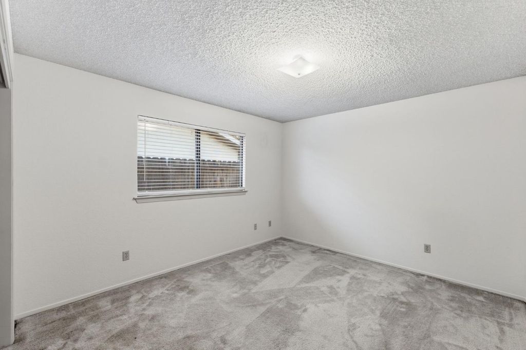 Image 22 of property listing at 1345 Robinson Avenue, Clovis, CA 93612