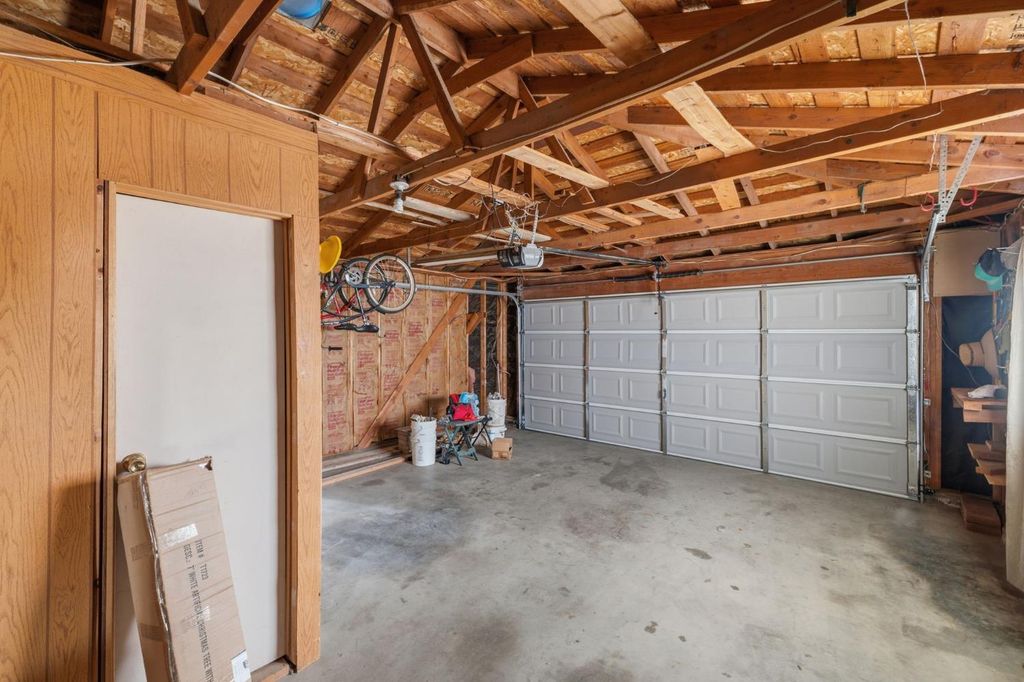 Image 29 of property listing at 1345 Robinson Avenue, Clovis, CA 93612