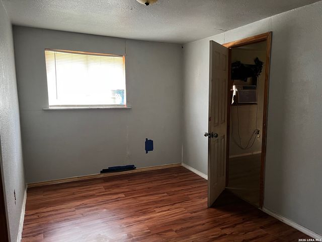 2764 Chloe Dr, Converse, TX 78109
