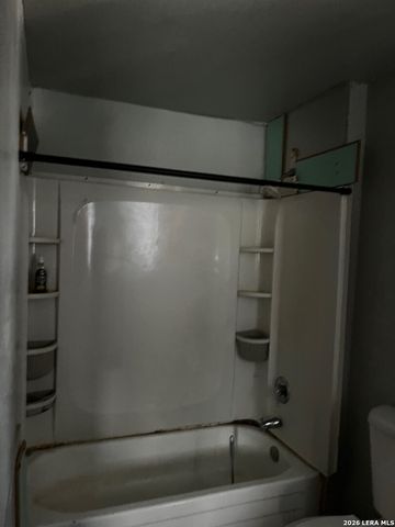 2764 Chloe Dr, Converse, TX 78109
