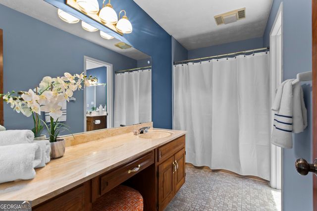 4309 Highland View NE, Roswell, GA 30075