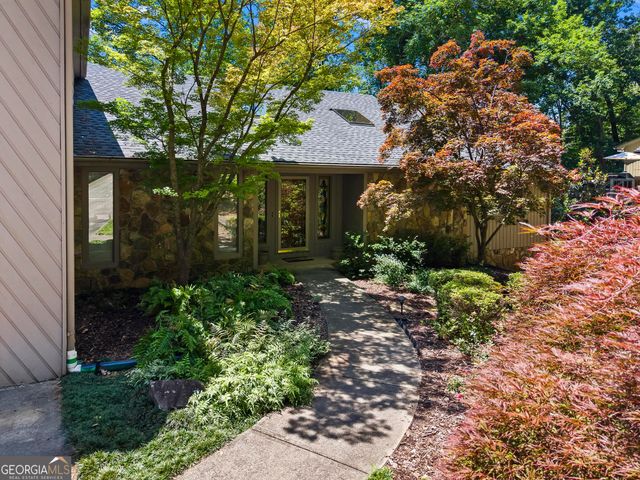 4309 Highland View NE, Roswell, GA 30075