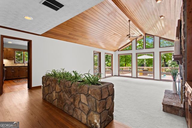 4309 Highland View NE, Roswell, GA 30075