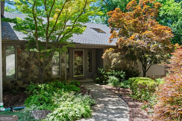 4309 Highland View NE, Roswell, GA 30075
