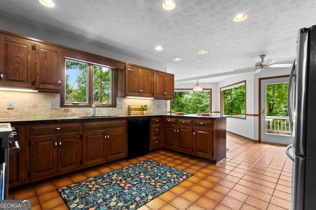 4309 Highland View NE, Roswell, GA 30075