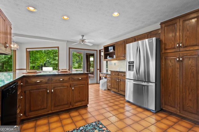4309 Highland View NE, Roswell, GA 30075