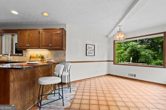4309 Highland View NE, Roswell, GA 30075