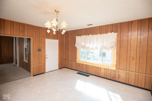 527 N Arthur Street, Rushville, IN 46173