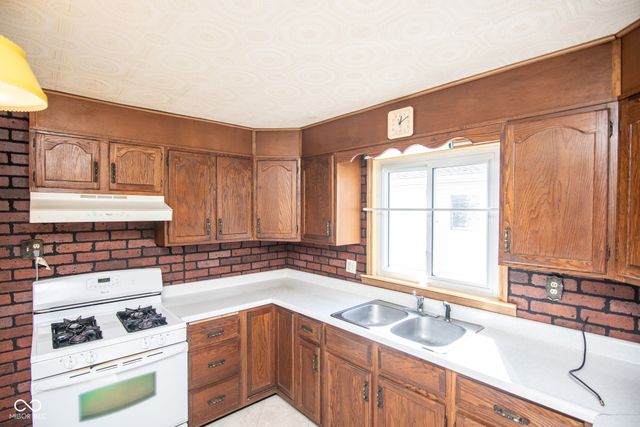 527 N Arthur Street, Rushville, IN 46173