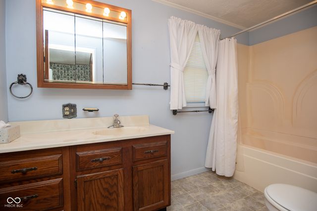 527 N Arthur Street, Rushville, IN 46173