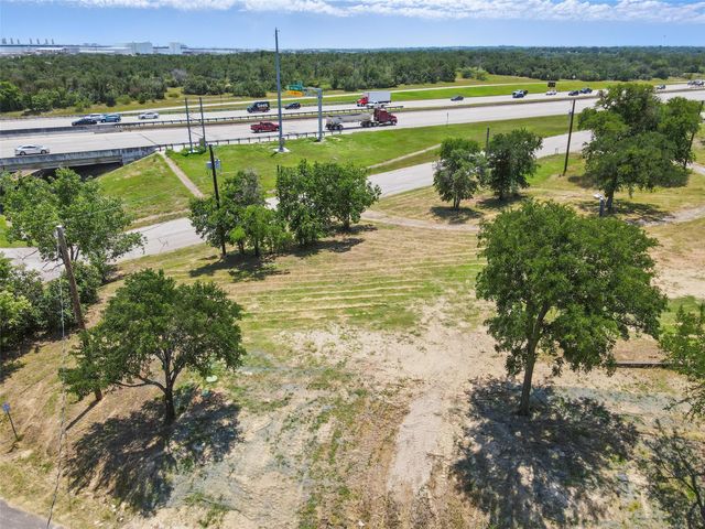 8505 Heron Drive, Fort Worth, TX 76108
