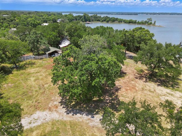 8505 Heron Drive, Fort Worth, TX 76108