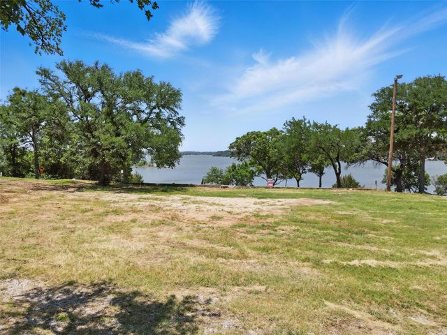 8505 Heron Drive, Fort Worth, TX 76108