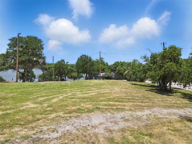 8505 Heron Drive, Fort Worth, TX 76108