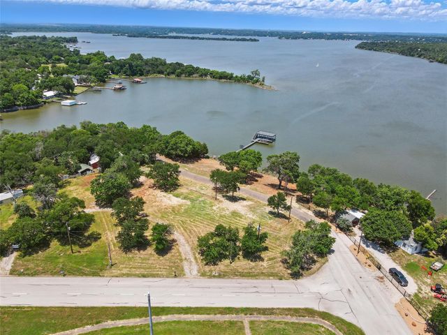 8505 Heron Drive, Fort Worth, TX 76108