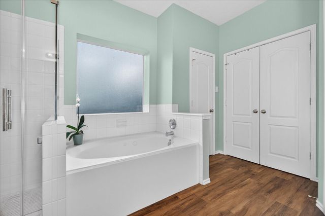 2414 Mills Creek Drive, Kingwood, TX 77339