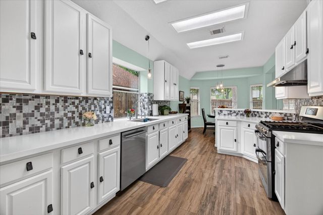 2414 Mills Creek Drive, Kingwood, TX 77339