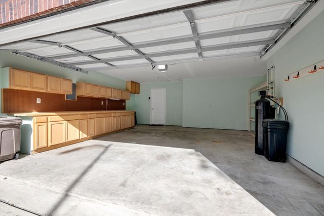 2414 Mills Creek Drive, Kingwood, TX 77339