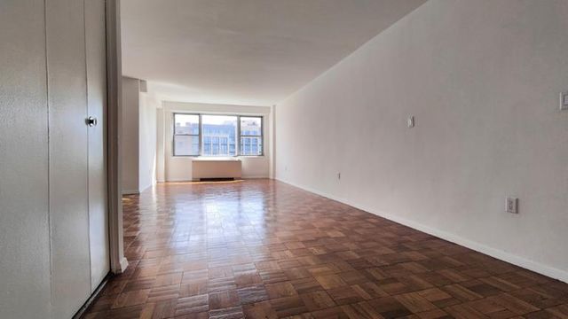 7020 108th St Apt 9O, New York City, NY 11375