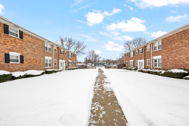 17590 Mack Avenue 8, Grosse Pointe, MI 48230