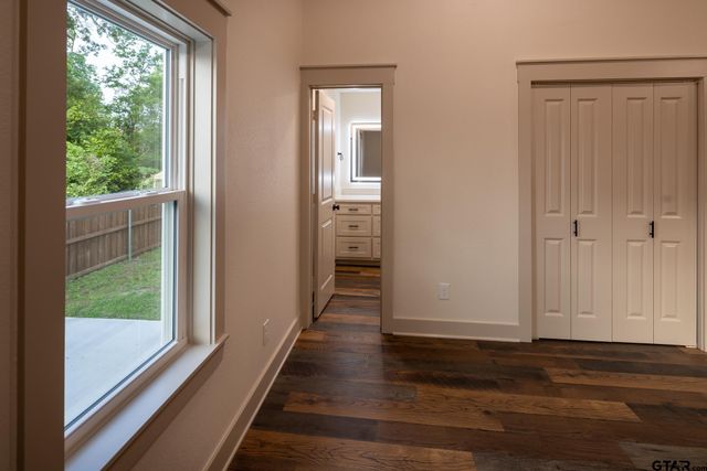 301 E Henderson, Overton, TX 75684