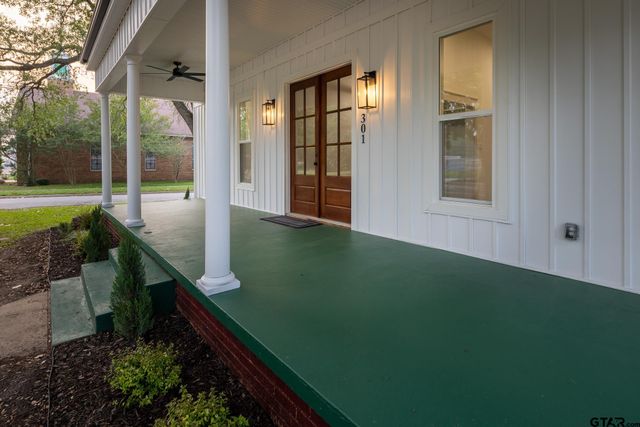 301 E Henderson, Overton, TX 75684