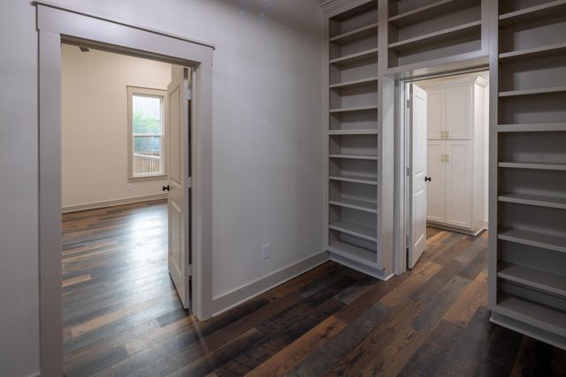 301 E Henderson, Overton, TX 75684