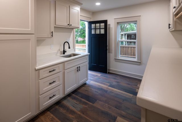 301 E Henderson, Overton, TX 75684