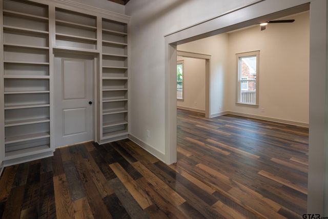 301 E Henderson, Overton, TX 75684