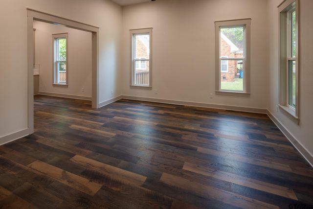 301 E Henderson, Overton, TX 75684