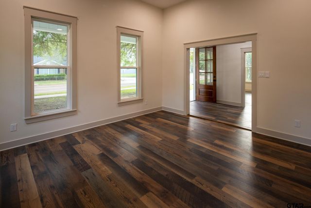 301 E Henderson, Overton, TX 75684