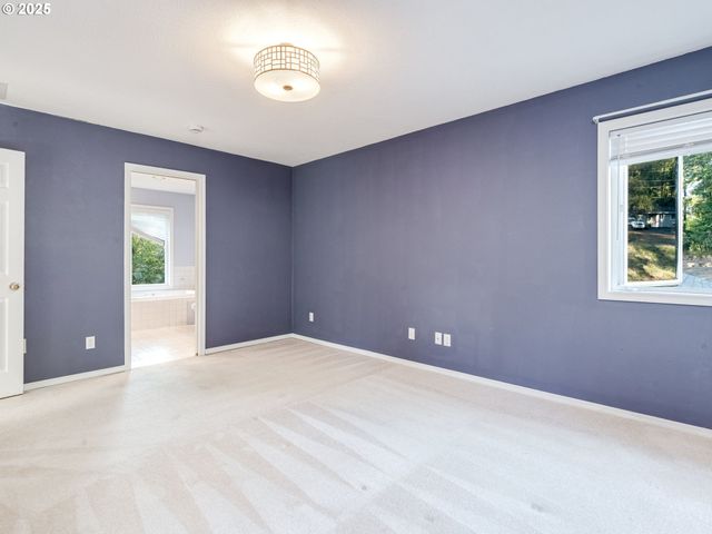 551 HAUSSLER Rd, Kelso, WA 98626