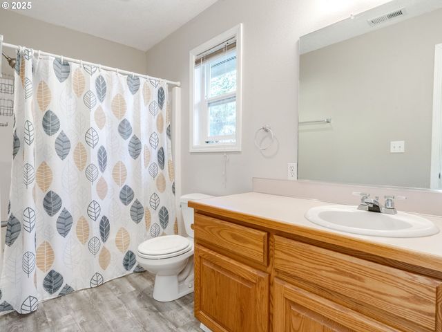 551 HAUSSLER Rd, Kelso, WA 98626