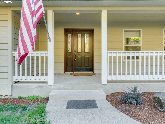 551 HAUSSLER Rd, Kelso, WA 98626