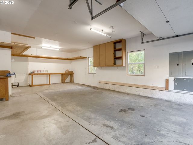 551 HAUSSLER Rd, Kelso, WA 98626