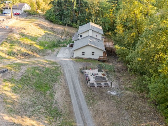 551 HAUSSLER Rd, Kelso, WA 98626