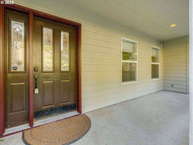 551 HAUSSLER Rd, Kelso, WA 98626