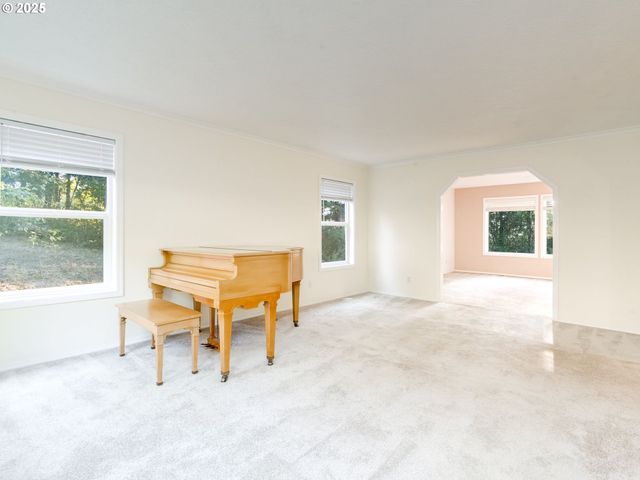 551 HAUSSLER Rd, Kelso, WA 98626