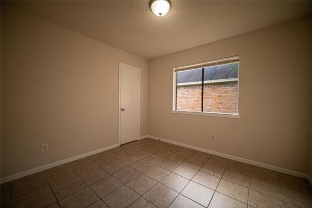 13314 Sablewood Lane, Houston, TX 77014