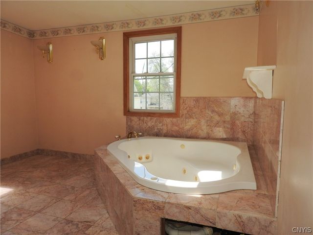 13 Wood Street, Auburn, NY 13021