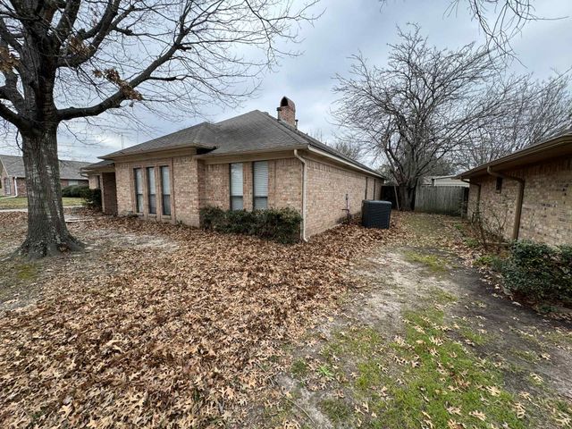 1316 Edna Street, Commerce, TX 75428