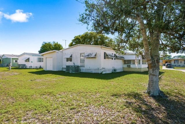 7557 FAIRLANE AVENUE, Brooksville, FL 34613